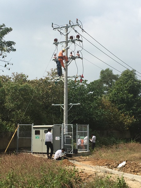 Thi công lắp đặt trạm biến áp - Nhà Thầu Điện Công Nghiệp Lê Hoàng - Công Ty TNHH Xây Lắp Lê Hoàng